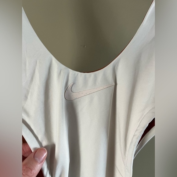 Nike Women's Swimsuit NWT - Picture 6 of 8